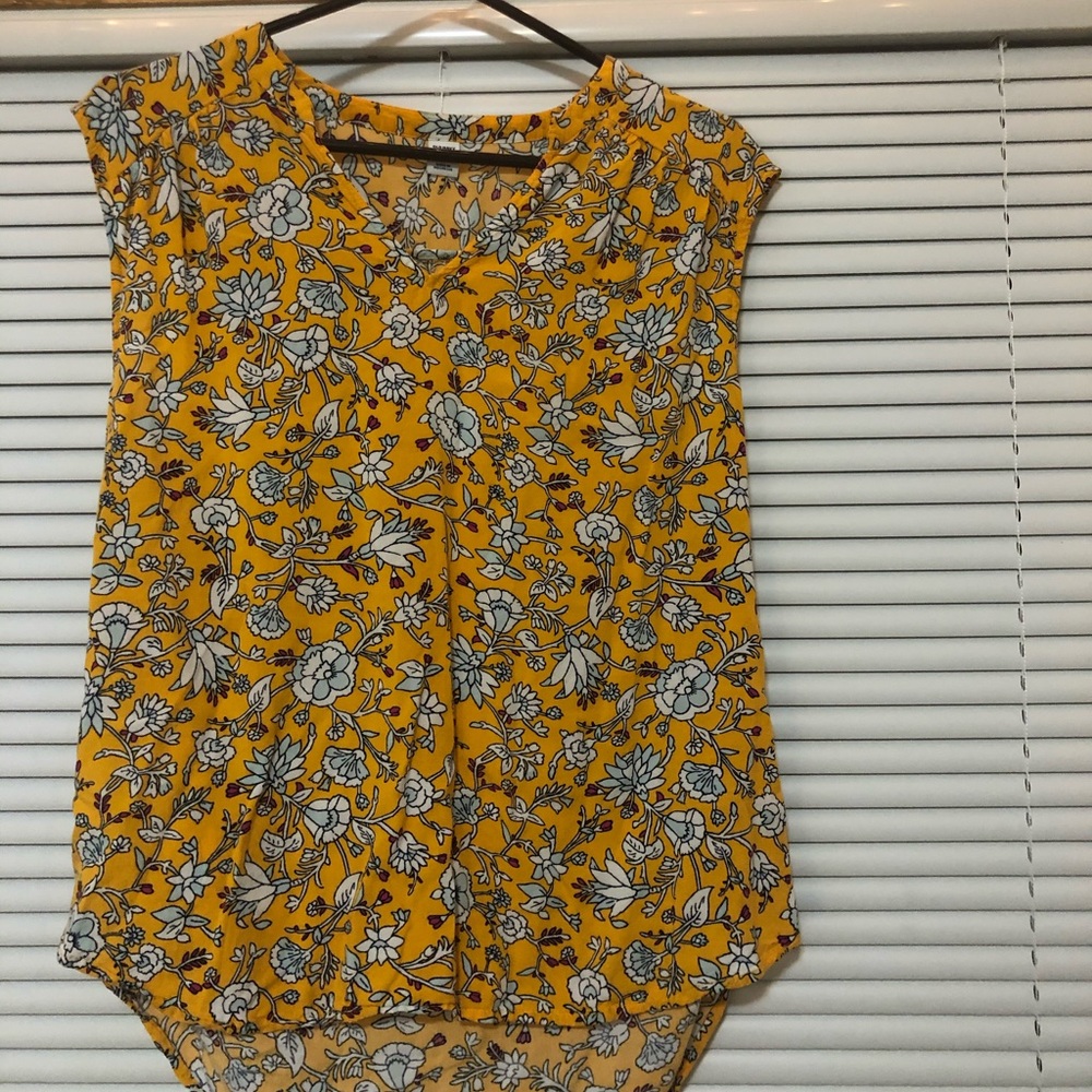 BUNDLE 3/$8 Old Navy Sleeveless Blouse